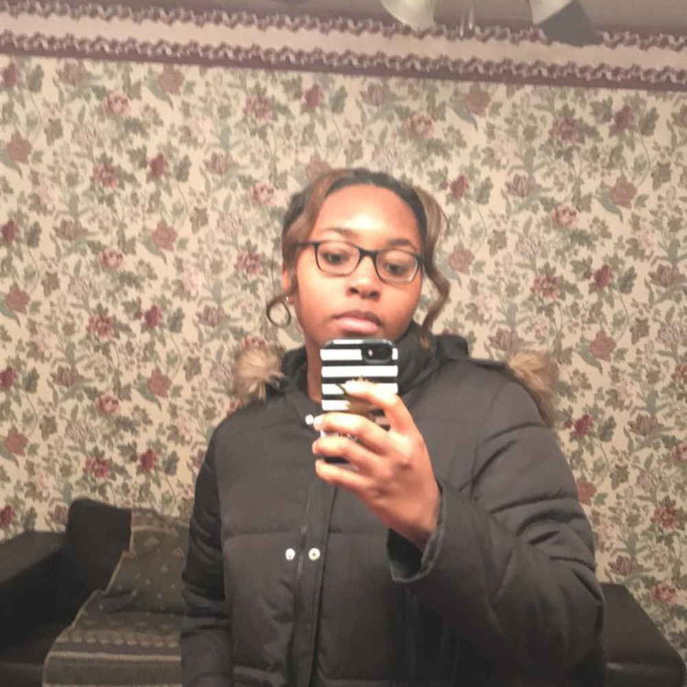 Meet your Posher, Issa